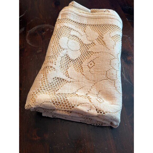 Vintage Ecru / tan lace 70x58 Tablecloth MCM Rectangle - Picture 10 of 10